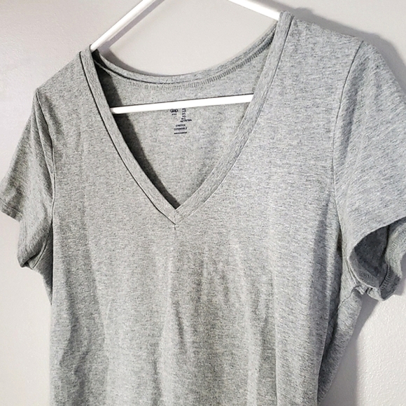 Gap gray v-neck tee, L - Picture 3 of 4